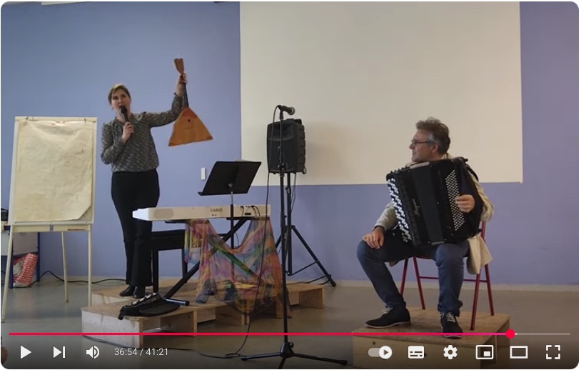 Screenshot Youtube. Présentation pour les enfants de piano et accordéon par Anna Jbanova et Roman Jbanov. 2025-06-01